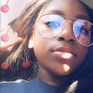 Meet your Posher, Neriea